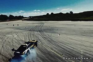 Japanse Harde Blowjob en Neuk in Magazijn Actie