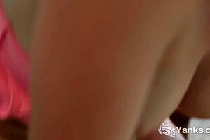 Yanks Kim Cums From Deep Dildo Thrusts