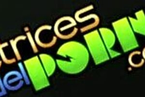 want to finger this blonde milf in lesbian lesson