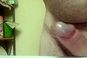 huge hands-free ejaculation on big cock