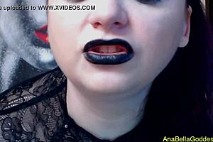 i'm gettin crushed by dat huge goddess femdom