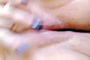 Teen Amateur Novinha Rubs Her Pussy and Ass in Webcam Massage Until Cum Drips