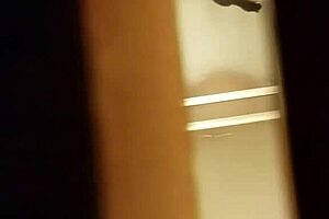 espiando como se talla la panocha peluda