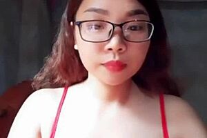 Em Ỏ Vú Mướp Sệ!