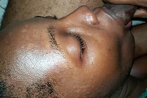 Tongue Action Ebony Slut Deepthroats Boyfriend Big Dick On Stepsister Bed - Jhodez1