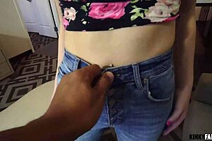 Kinky Family Spies On Stepsis Aliya Brynn In Shaved Action