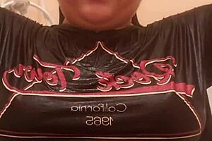 i have a strange fetish for wet arms in the bath