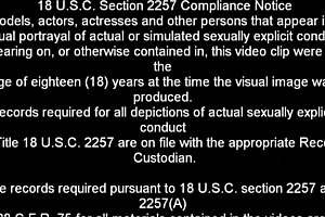 Эй Тара, хочешь отсосать мне прямо сейчас в потрясающем HD?