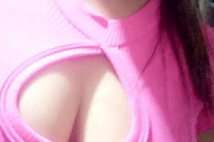 Hold onto your steamers, I’m about to bring a naughty thief into my abode. That is a tantalizing proposition from him: my jewelry for some hot and homemade porn. He fulfills his desires in my own space, directly in my intimate space