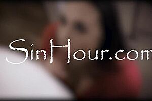 Petite teen experiences anal sex at first sight