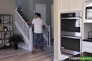 Lucky neighbor bobby beefcakes helps kenna james to get pregnant