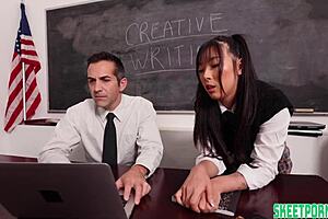 Asian student Elle Lee writes raunchiest erotica