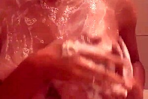 Soapy fun with Sucia!