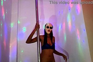 sexy latina amateur dances on the pole with big ass 😍