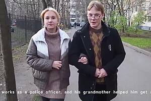 舔嫩妹小穴全姿势后入女上传教士干