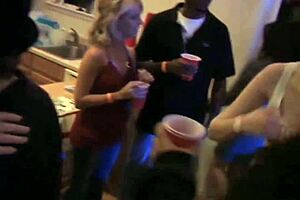 College party sex with a sorority girl who gives a blowjob