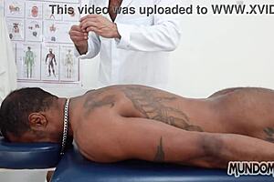 O massagista 1 with gay 3some and big cocks