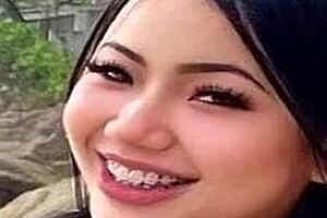 Hot african woman in bikini gets drawn