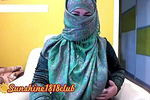 Married Muslim woman with big breast performs webcam show on October 25th