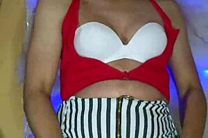 Travesti hermosa y maquillada looks stunning!