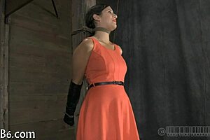 Upside Down Babe Gives Blowjob