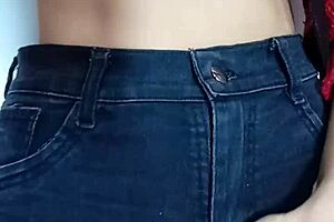 jugando con un cinto ii azotándome las tetas