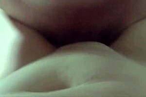 Viaceré výstreky na telo mojej ryšej kurvy 😍