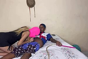 comendo gostoso a branquinha novinha sem camisinha completo no red 😏