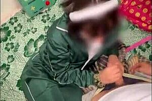 colegiala casero estudiante mexicana con el uniforme de educaci�n f�sica puesto video casero en hd