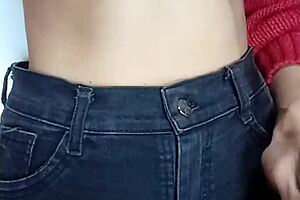 jugando con un cinto ii azotándome las tetas