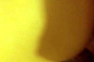 Amateur wife takes it in the ass