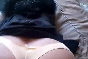 큰 엉덩이 BBW 섹스돌이 개새끼 자세로 구부러져 격렬하게 박혀