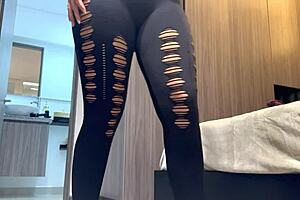 Camera spies on stepsister in bikini big ass?