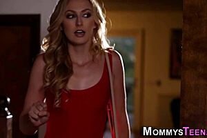 Mature stepmom licks teen babe 😏