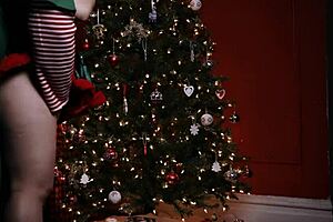 Santa's BBW helper rides deepthroat and loves bent-over anal doggystyle with cum! 😍