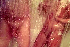 Mandeezy4u2 Enjoys a Relaxing Shower