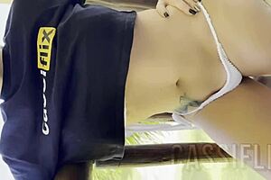 depilei a bucetinha para ele ficar louco olhando meu grelo enquanto chupava aquele pau gostoso 😍