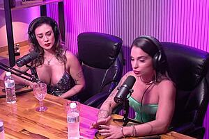 Bisexual girl trio in the porn studio