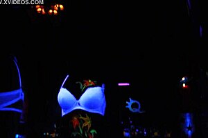 Queen glow performs in lk metro bar with dancing