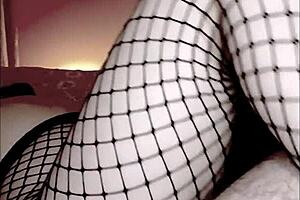 Fetishists love footjobbing a big dick 😍