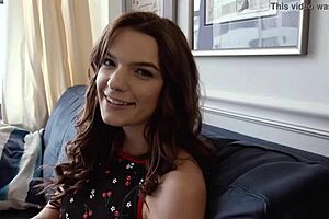 Yo, thot mostohahúg Dahlia Red basz Emma Johnsont a trófeáért