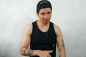 Convinced Straight Married Coworker to Suck 20cm Dick at Work