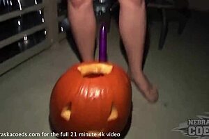 Hot Teen Babe Carving a Pumpkin Jack-O-Lantern for Halloween Then Fucking It