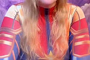 fat cosplay babe rides ebony dildo