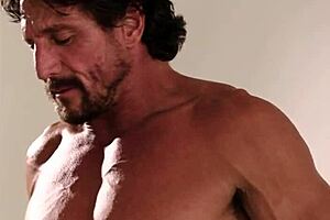 Cockloving Model Gives Sloppy Blowjob