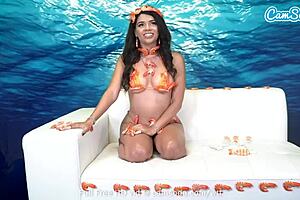 Wtf Brunette Teen Loves Shrimp Masturbation On Cam