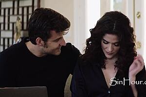 Computer Nerd Fixes Milf's Hardware With Big Ass Cheating Sex