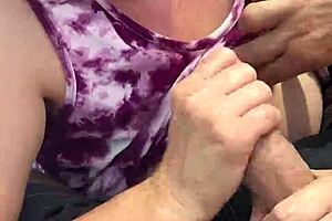 Watch nicebigddd give outdoor blowjob