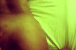 haciendo chillar a mi puta latina peruvian brunette hasta sacarle los pedotes