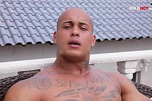 Maromba strokes his monster cock solo